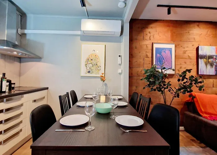 Hébergement de vacances Historic Charm In The Heart Of